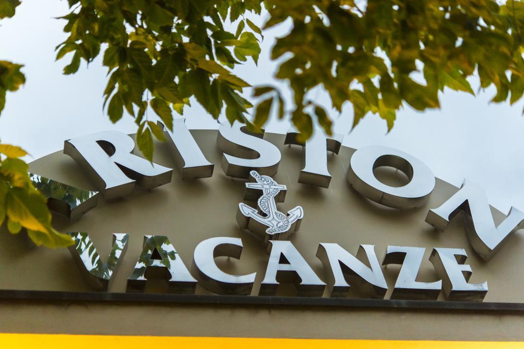 Ariston Vacanze 马里纳－迪拉文纳 外观 照片
